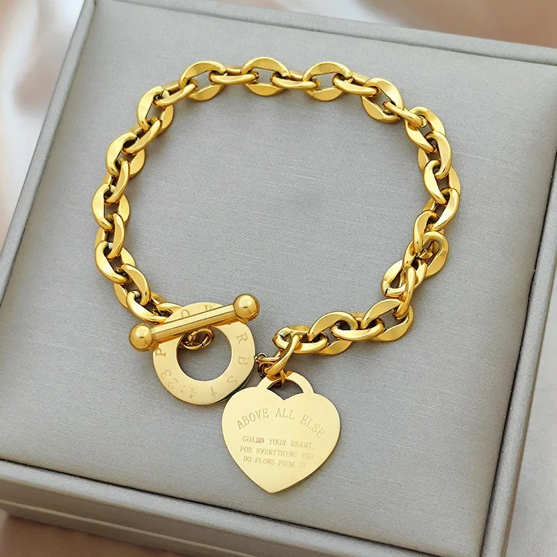 Pulsera de Lujo Protege Tu Corazon Dorado
